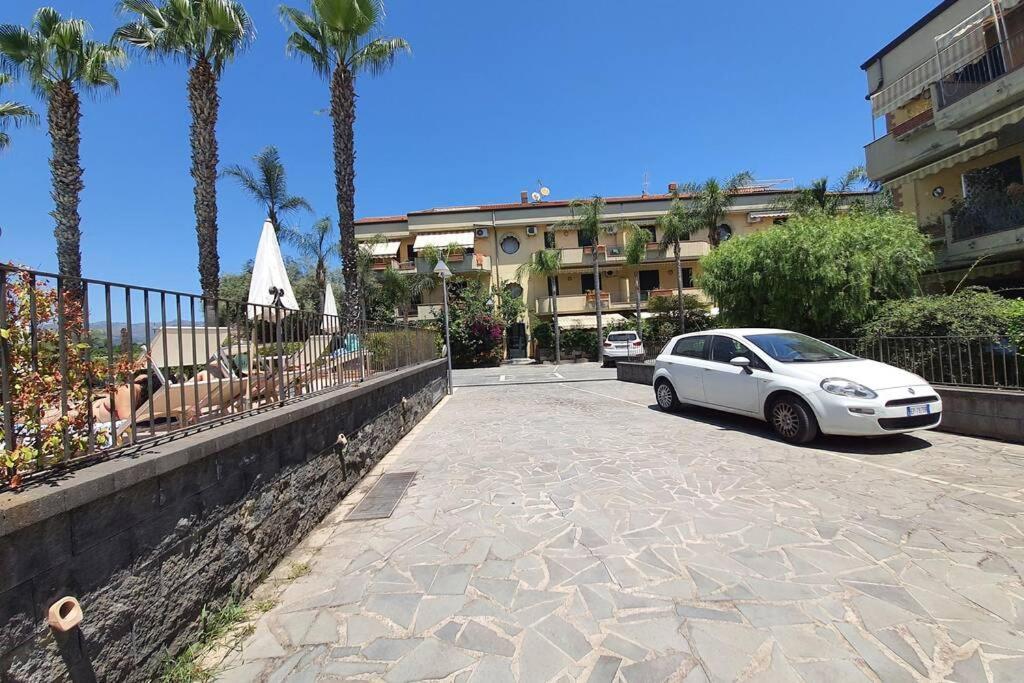 Sicilia, Mansarda Le Due Terrazze Apartment Mascali Exterior foto