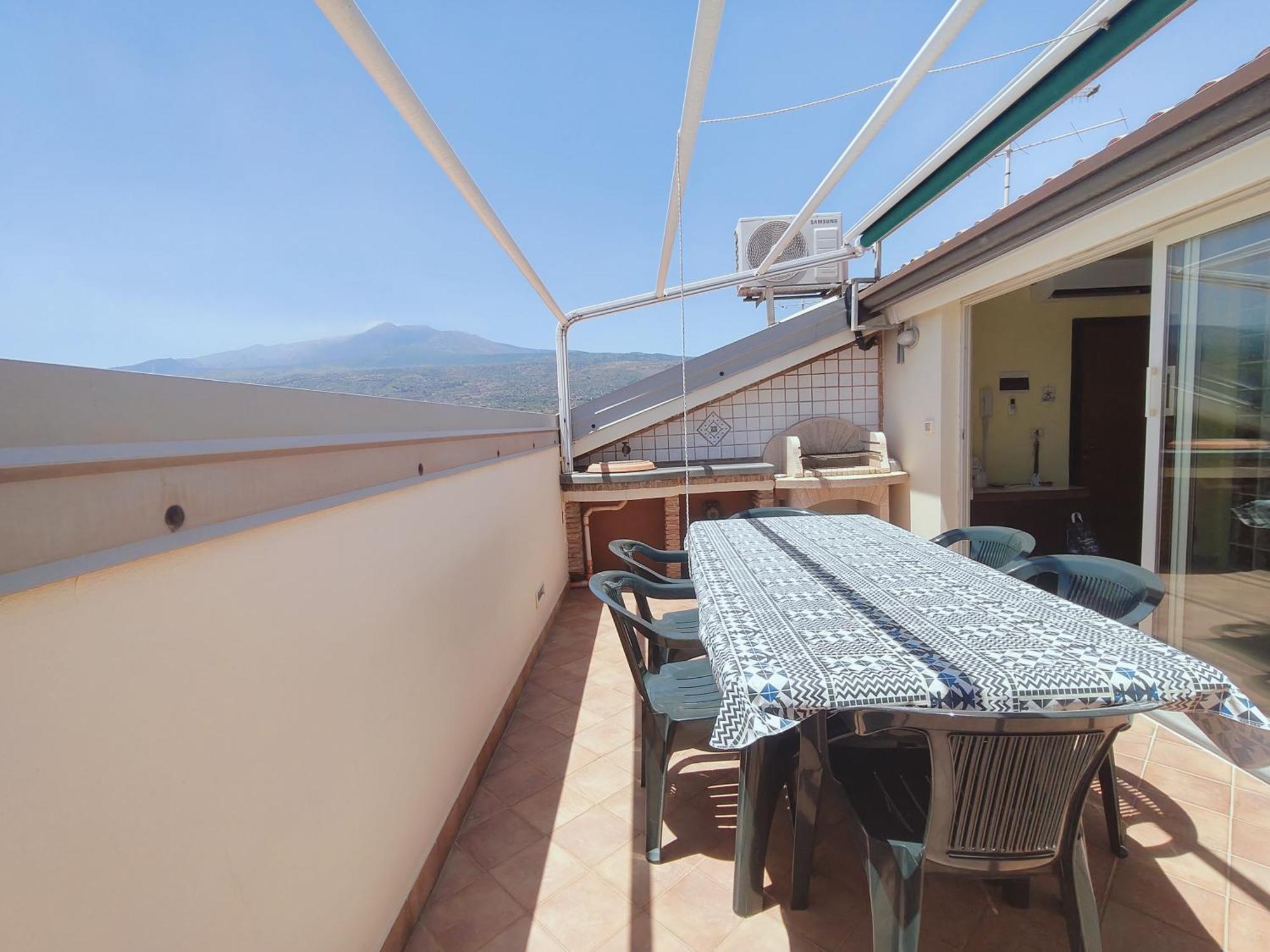 Sicilia, Mansarda Le Due Terrazze Apartment Mascali Exterior foto